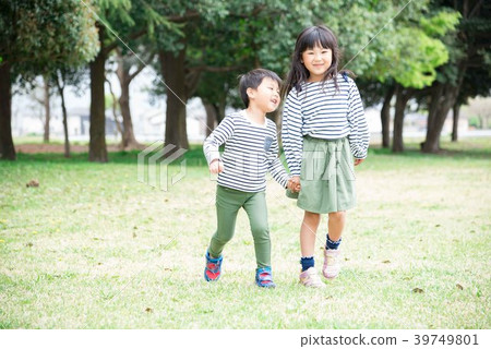 一個微笑的孩子 39749801