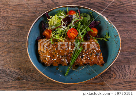 Roasted pork ribs 39750191