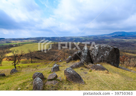 Oshido Stone Hill [Minami Ogunimachi, Aso-gun, Kumamoto Prefecture] 39750363