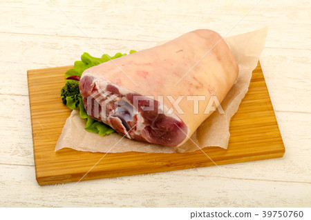 Raw pork knee 39750760