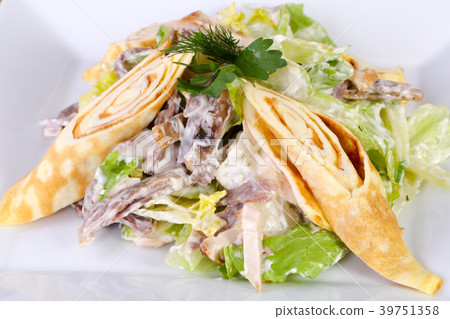 Pancake with beef Pancake with beef 39751358