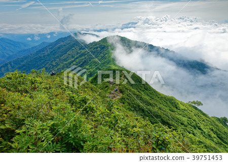 從Iito山脈和Mikunidake的攀登看到的Jizouyama和Unkai 39751453
