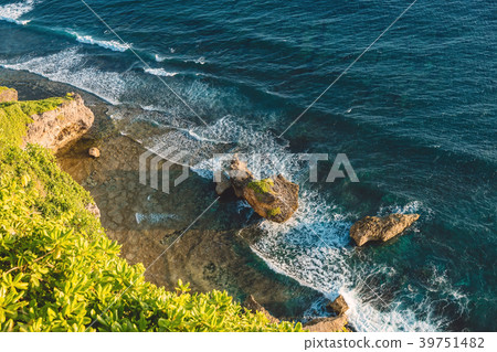 Ocean with waves and cliff in Uluwatu, Bali 39751482