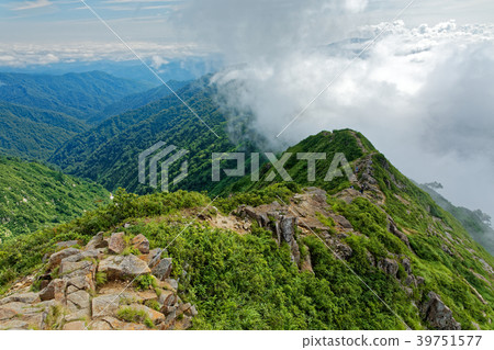 從Iide山脈，Mikuni-dake看到的Jizo-dake的山脊線 39751577