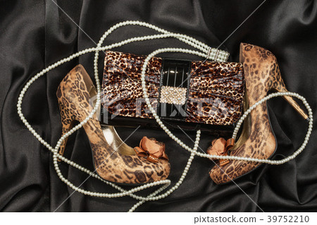 Elegant leopard shoes, purse and white beads Elegant leopard shoes, purse and white beads 39752210