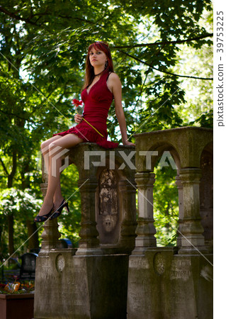 Gothic girl Gothic girl 39753225
