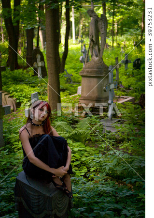 Gothic girl Gothic girl 39753231