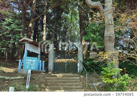 Chiba-Maga Shrine Precinct Den Ito Yuri Tomb Chiba-Maga Shrine Precinct Den Ito Yuri Tomb 39754085