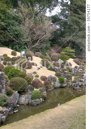 Yongsang Temple Garden nation designated 39754177