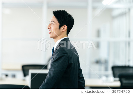 Businessman Young man Businessman Young man 39754790