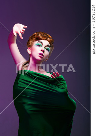 Dancing girl 39755214