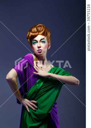 Dancing girl Dancing girl 39755216