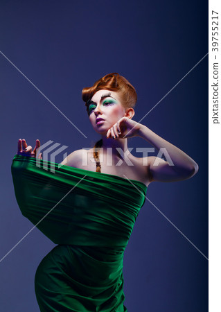 Dancing girl 39755217