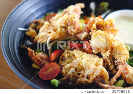 Soft Shell Crab Salad 39756928
