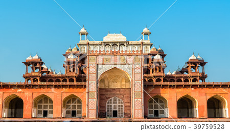 Tomb of Akbar the Great at Sikandra Fort in Agra 39759528