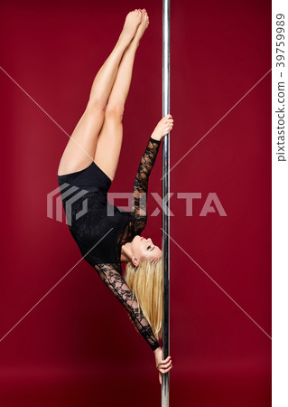 beautiful pole dancer girl 39759989