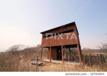 Lake Utonai Sanctuary Nature Center Lakeshore Hut 39760964
