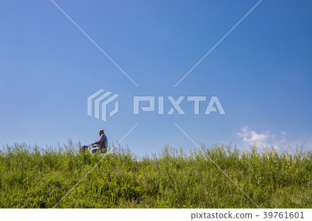 Blue sky and bicycle Blue sky and bicycle 39761601