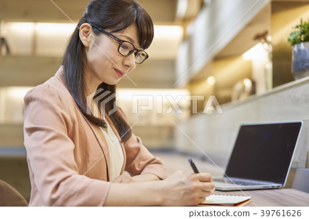 Business woman Business woman 39761626
