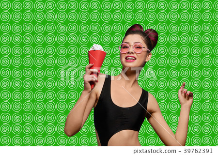 Fashion pop art model posing wearing pink 39762391