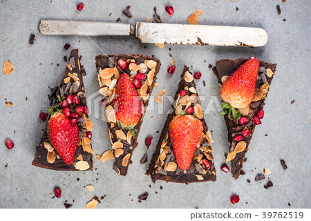 Sweet chocolate brownie slices 39762519