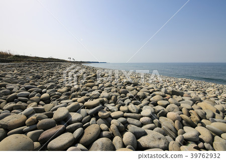 Beach of rock stone (Kotoura-cho, Tottori Prefecture) 39762932