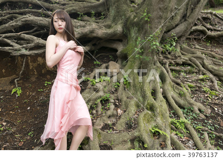 Woman Woman 39763137