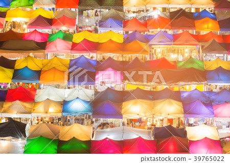 Flea market roof to close up 39765022