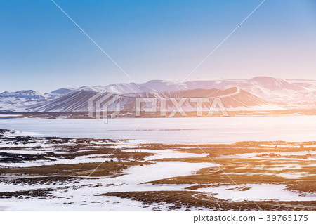 Volcano natural landscape in Iceland Volcano natural landscape in Iceland 39765175