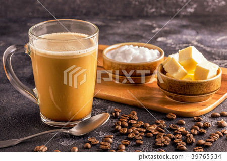 Bulletproof coffee, blended with organic butter Bulletproof coffee, blended with organic butter 39765534