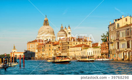 Panoramic view of the Grand Canal in Venice, Italy 39768298