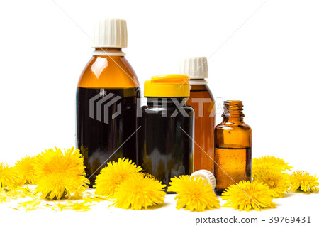 Dandelion flowers and essential oil isolated Dandelion flowers and essential oil isolated 39769431