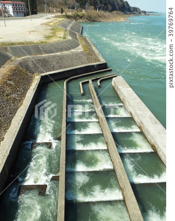 A fishway is attached to the head construction 39769764