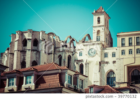 Typical building the center of Lisbon, Portugal 39770132