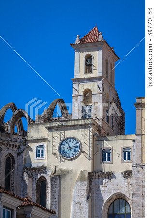Typical building the center of Lisbon, Portugal 39770133