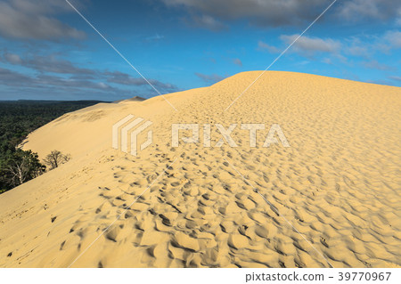 Great Dune of Pyla, the tallest sand dune Europe Great Dune of Pyla, the tallest sand dune Europe 39770967