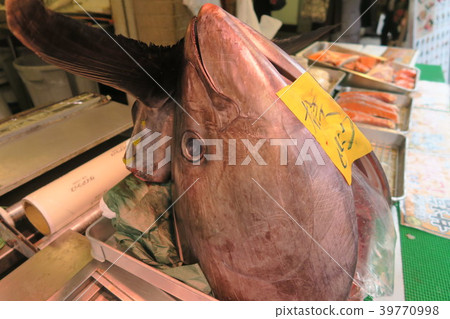 Tuna (kabuto) 39770998