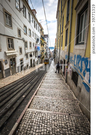 Bica elevator tram in Lisbon, Portugal 39771319