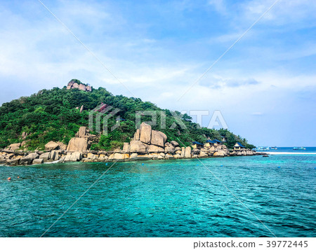 Island view with clear sea view background, image  39772445