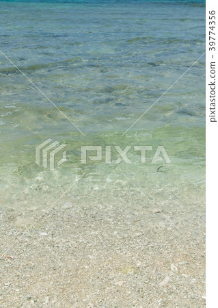 Beach scene of Kuroshima (Okinawa Prefecture) Beach scene of Kuroshima (Okinawa Prefecture) 39774356