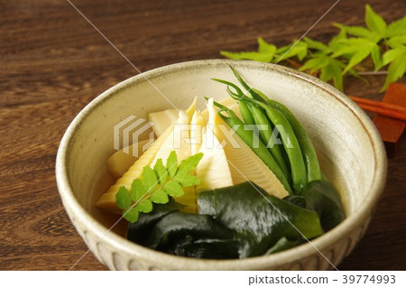 煨Wakatake海鯛和海藻家庭烹飪 煨Wakatake海鯛和海藻家庭烹飪 39774993