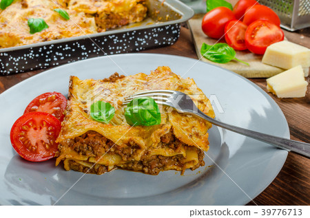 Lasagna bolognese 39776713