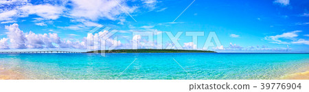 Miyakojima in midsummer. Kuruma Island seen from Yonaha Maehama Beach (panorama) 39776904