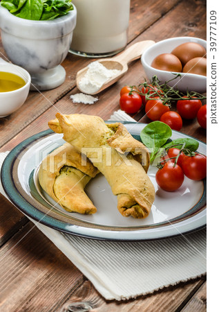 Home calzone rolls Home calzone rolls 39777109