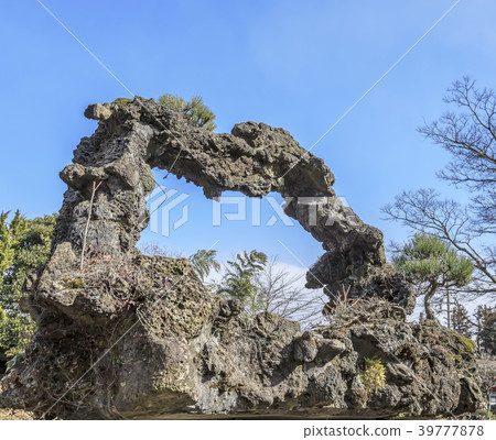 volcanic bomb volcanic bomb 39777878