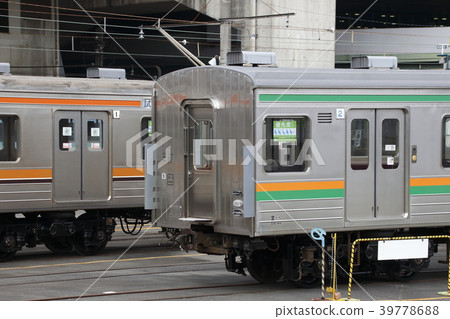 在大宮綜合車輛中心檢查的205系列列車 39778688