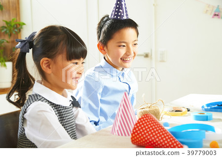 Children preparing for the party Children preparing for the party 39779003