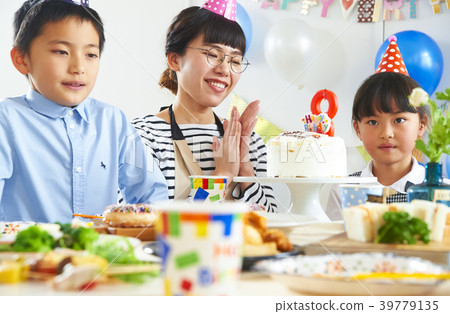 生日聚會孩子生日蛋糕 生日聚會孩子生日蛋糕 39779135