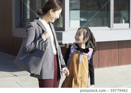 Mother and daughter on their way to school, Mother and daughter on their way to school, 39779462