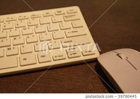 White mouse and keyboard White mouse and keyboard 39780445